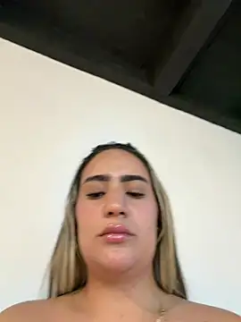 Miilana_ Live Chatraum