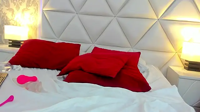 חדר צ'אט בשידור חי של HollyOlson