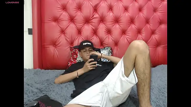 benjamin_anthony's Live Chat Room