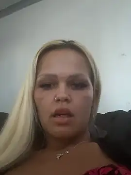 BlondeMilfXo – live chatrum