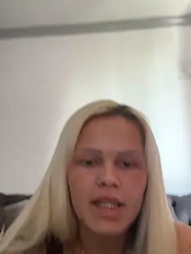 Онлайн чат BlondeMilfXo