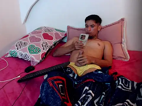 johanoro333's Live Chat Room