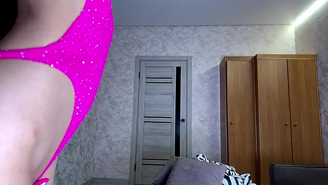yourselenas Adlı Modelin Canlı Sohbet Odası