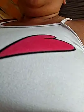 Juli_Powl Adlı Modelin Canlı Sohbet Odası