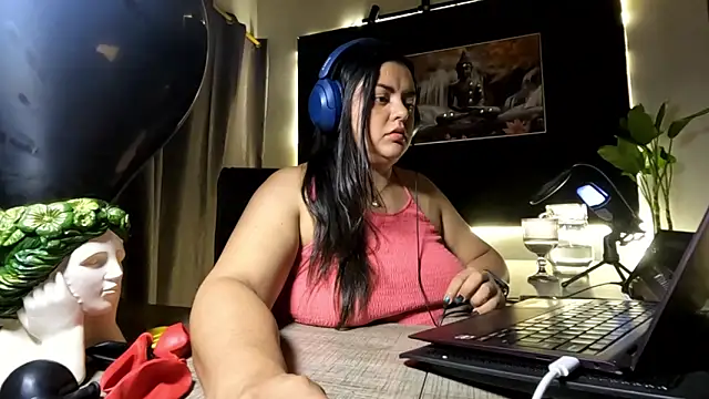 غرفة دردشة AzaraOnyx المباشرة