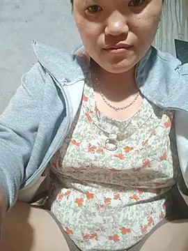 nelina_12345 Adlı Modelin Canlı Sohbet Odası