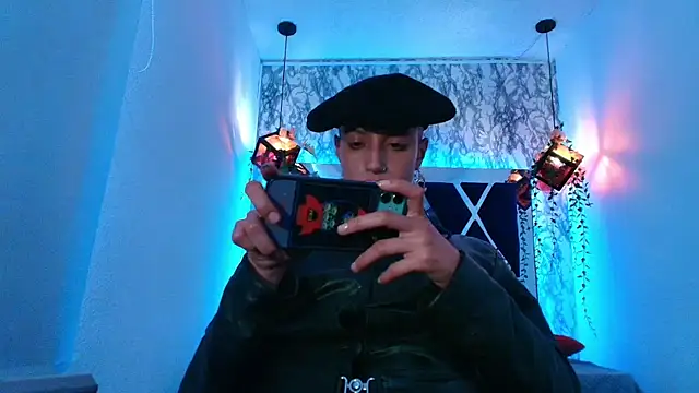 Fieramadame's Live Chat Room