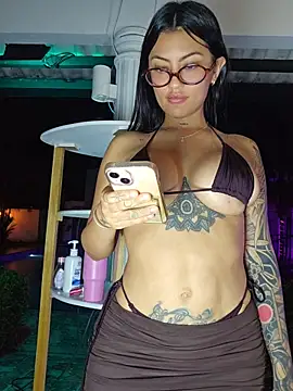 Roma_xxx's Live Chat Room