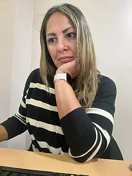 Sala de chat ao vivo de leona-david