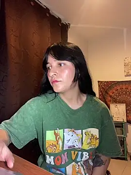 Abril_Thompson221のライブチャットルーム
