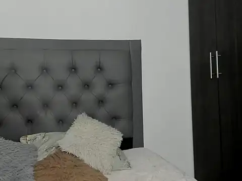ImEmily__ Adlı Modelin Canlı Sohbet Odası