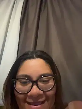 ludmila_x Adlı Modelin Canlı Sohbet Odası