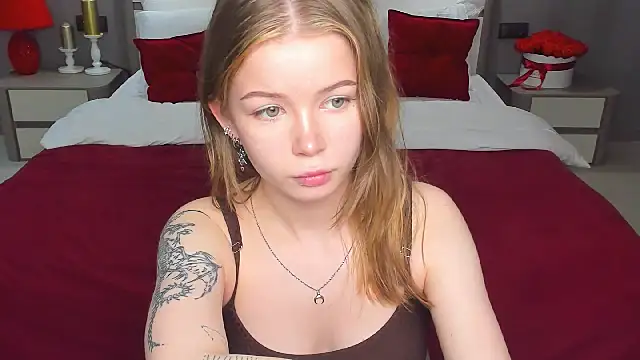 Violetta__Dreams Adlı Modelin Canlı Sohbet Odası