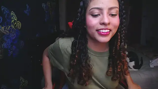 Lulupeach69's Live Chat Room