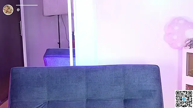 חדר צ'אט בשידור חי של Cotton_dollie