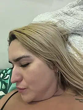 violet-grey Adlı Modelin Canlı Sohbet Odası
