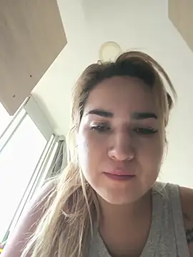 violet-grey Live Chatraum