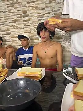 הופעת סקס קאם בשידור חי של kinkyhousexxxx