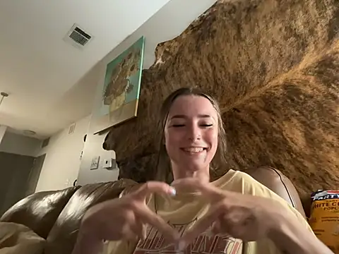ash10alex's Live Chat Room