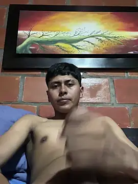 Miguel_960 Adlı Modelin Canlı Sohbet Odası
