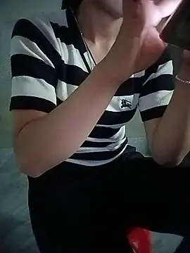 Thobaby112's Live Chat Room