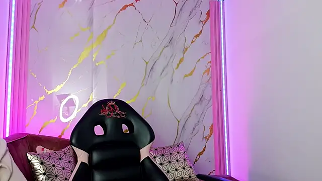 amy_ker_m élő chatszobája