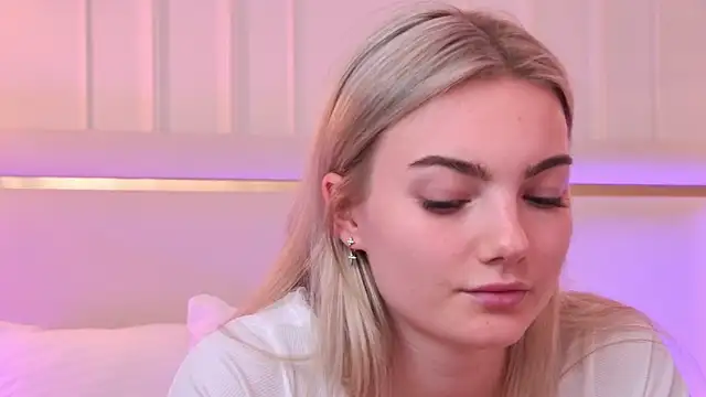 Sona_Lavberi Adlı Modelin Canlı Sohbet Odası