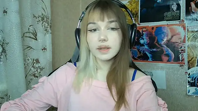 MilaTyan Live chatroom