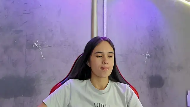 غرفة دردشة alice__susan المباشرة