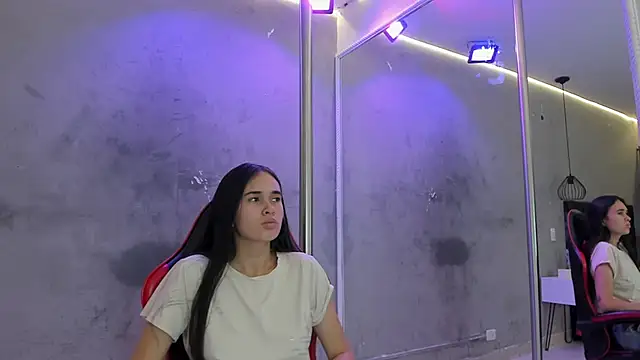 غرفة دردشة alice__susan المباشرة