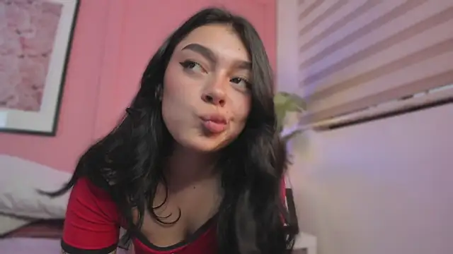 Lummii_ Adlı Modelin Canlı Sohbet Odası
