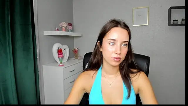 AdeleSolo Adlı Modelin Canlı Sohbet Odası