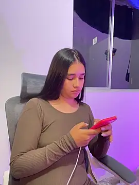 I_Samanthaa Adlı Modelin Canlı Sohbet Odası