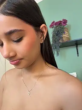 غرفة دردشة AlessiaVallmont المباشرة
