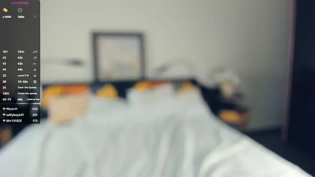 LeilaErcolani élő chatszobája