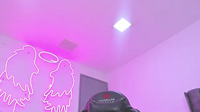 Evelin__thompsson élő chatszobája