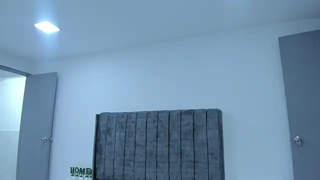 Evelin__thompsson 실시간 채팅방