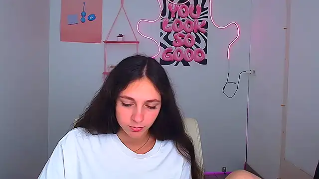 KissMeJulia: δωμάτιο απευθείας συνομιλίας