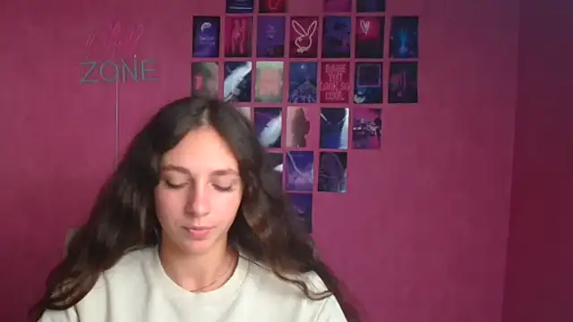 Chat soba uživo modela KissMeJulia