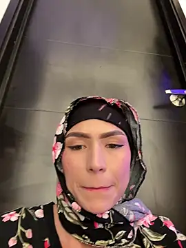 Darsha_Khemu Adlı Modelin Canlı Sohbet Odası