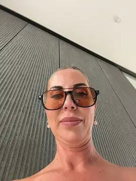 LisaMurr Live chatroom