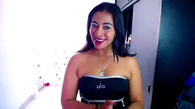 Pame_Jackson's Live Chat Room