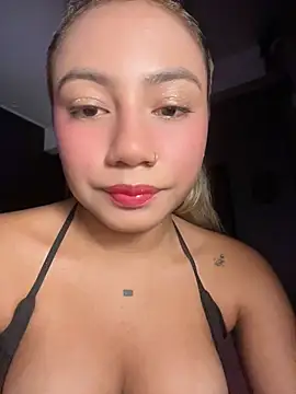 _Sweet_Sofi Adlı Modelin Canlı Sohbet Odası