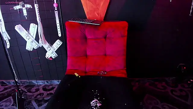 lilith_slave's Live Chat Room