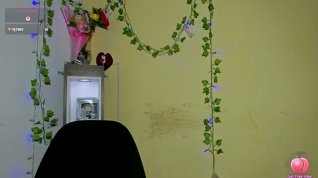 little__eva – Naživo chatovacia miestnosť