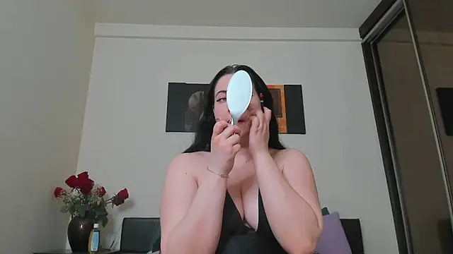 GoldenLunaa Live Chatraum