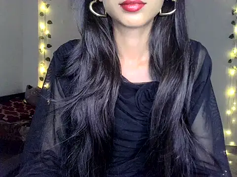 SIKSHA_SINGH Adlı Modelin Canlı Sohbet Odası