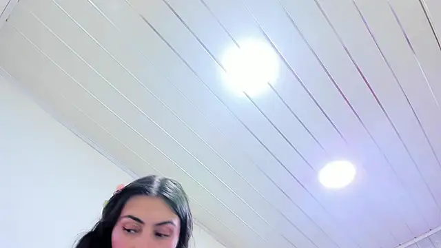 חדר צ'אט בשידור חי של angell_cooper8