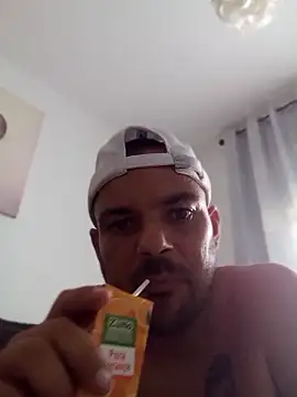 חדר צ'אט בשידור חי של morenitoymorena