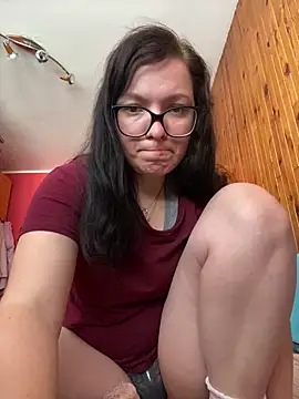 Seks show uživo modela sefova222 na kameri